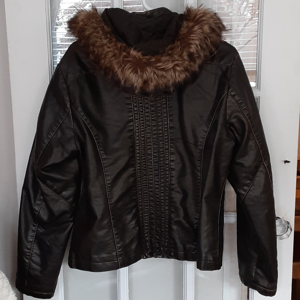 Leather jacket - Picture 4 of 8